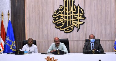 حياة كريمة.. محافظ أسوان: لن نسمح بأى تأخير فى معدلات تنفيذ مشروعات المبادرة