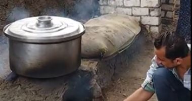 طبخ على الكانون لوجه الله.. حكاية 100 وجبة إفطار يوميا طول رمضان لأهالى الشرقية