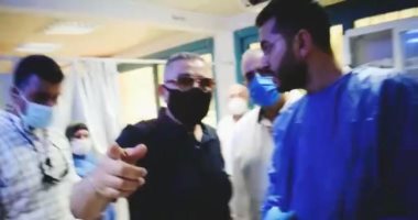 محافظ البحر الأحمر يطمئن على مصابى حادث انقلاب أتوبيس بطريق سفاجا - القصير