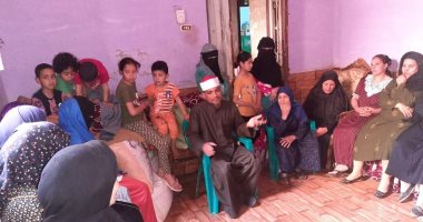 حياة كريمة.. القومى للمرأة بالمنيا يواصل "جلسات الدوار" التوعوية بالقرى