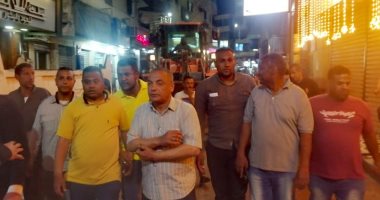 مجلس مدينة الأقصر يزيل عدد من الإشغالات بالشوارع ويرفع 3 أطنان مخلفات.. صور