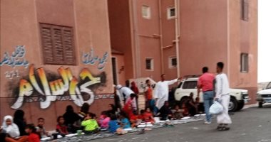 محافظ أسوان: إفطار جماعى لـ508 أسرة من متضررى السيول بحى السلام