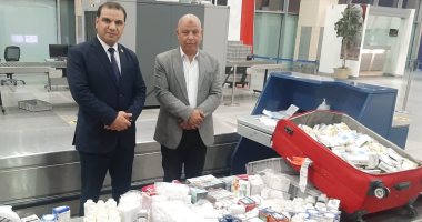 جمارك مطار برج العرب تضبط محاولة تهريب سجائر إلكترونية وكمية من الأدوية  