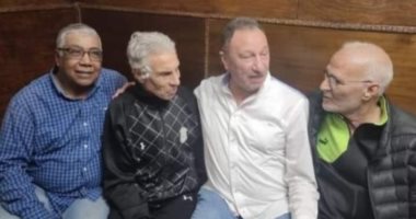 الخطيب يزور عادل البابلي نجم الاتحاد السكندري الأسبق لمروره بوعكة صحية