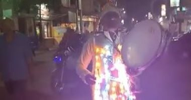 مسحراتى بينور ألوان والناس كلها بتستناه ببنى سويف.. فيديو