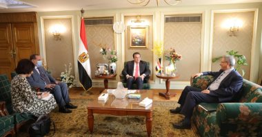 وزير التعليم العالى يبحث آليات التعاون العلمى مع السفير الجزائرى بالقاهرة