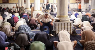 أجواء روحانية بصلاة التراويح بمسجد الحسين فى تاسع أيام رمضان المعظم.. صور