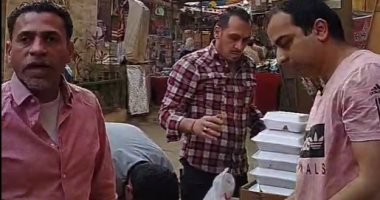 فيها حاجة حلوة.. مسلمون وأقباط بشبرا الخيمة يتحدون لتوزيع الوجبات على الصائمين