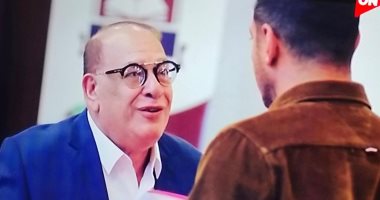 دايما عامر حلقة 10..صلاح عبد الله يحرض مدرسي المستوى العربى للمطالبة بحقوقهم