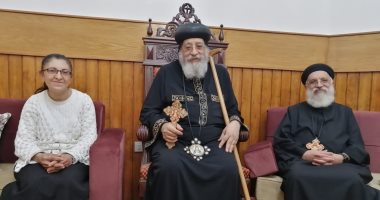 للتعزية.. البابا تواضروس الثاني يستقبل أرملة كاهن الإسكندرية الشهيد وأسرته