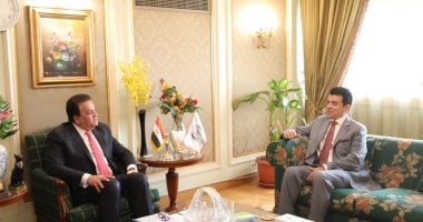 وزير التعليم العالى ومدير الإيسيسكو يبحثان الإطلاق الرسمى لعام الشباب 2023