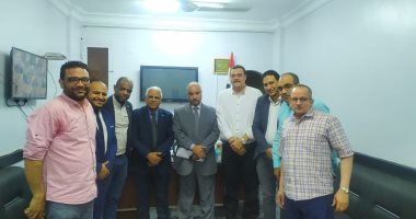 قيادات التأمين الصحى بالأقصر يناقشون إجراءات التيسير بالوحدات والمستشفيات.. صور