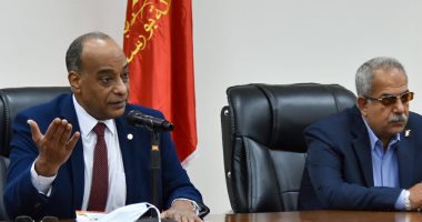 "تعليم بورسعيد" يناقش إجراءات عقد الامتحان التدريبى لطلاب الشهادة الإعدادية
