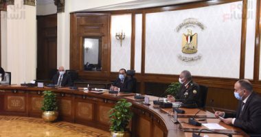 رئيس الوزراء يتابع موقف تنفيذ تطوير الطرق والمحاور بغرب الجيزة وشرم الشيخ.. صور