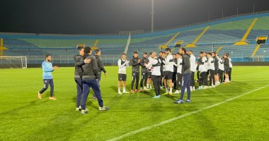 إيهاب جلال يعقد آخر جلسة مع لاعبى بيراميدز قبل مباراة الوداع