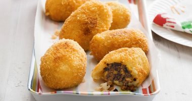 سحور يوم 15 رمضان.. طريقة عمل البطاطس البانيه باللحمة المفرومة