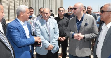 محافظ بنى سويف يطالب بتقرير يومى عن توريد القمح ويشدد على المتابعة.. لايف