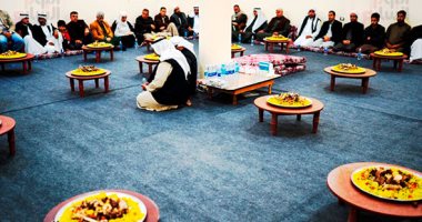 الثريد يزين ولائم رمضان بمجالس بدو سيناء وحلقات الذكر والمديح بالسهرات.. صور
