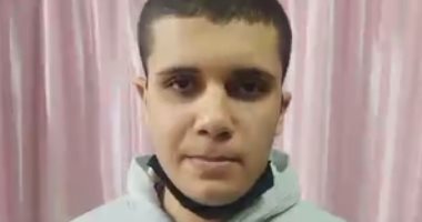 شاب يقلد إسماعيل ياسين والقرموطى وأبو حفيظة وبوحة.. لايف