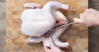 استفيدى بكل قطعة.. اعرفى إزاى تقطعى فرخة كاملة وتخرجي منها أكثر من أكلة