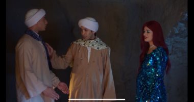 فى بيتنا روبوت 2 الحلقة 15.. ليلى أحمد زاهر تقع فى يد كبير المقاطيع