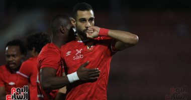 عمرو السولية يتقدم بالهدف الأول للأهلى أمام الرجاء من ركلة جزاء.. فيديو وصور