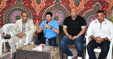 الدكتور أشرف صبحي يعقد لقاء حواريا مفتوحا مع شباب الواحات البحرية