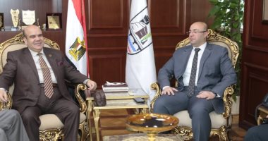 محافظ بني سويف يستقبل مساعدي وزير العدل للشهر العقاري.. فيديو