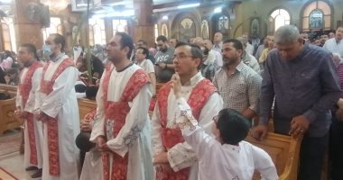 كنائس الفيوم تحتفل بـ"أحد السعف" وتبدأ فى أسبوع الآلام.. صور
