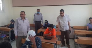 وكيل التربية والتعليم بالبحر الأحمر يتفقد مدارس بالغردقة.. اعرف التفاصيل
