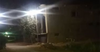 هنا منزل أسرة الطالبة دينا.. ماتت قدام خطيبها ع الفطار فجأة.. لايف 