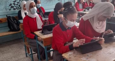 طلاب بالأول الثانوى: منصة التدريب على الامتحانات الإلكترونية عملت بكفاءة