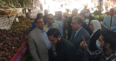 محافظ البحيرة يتفقد منافذ السلع الغذائية المخفضة ومبادرة كلنا واحد.. لايف وصور