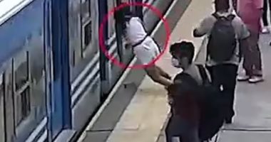 اتكتبلها عمر جديد .. أرجنتينية تنجو من الموت بأعجوبة بعد سقوطها أسفل قطار 