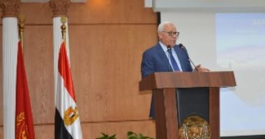 محافظ بورسعيد يعقد اجتماعًا لمناقشة استعدادات شم النسيم وعيد الفطر.. لايف
