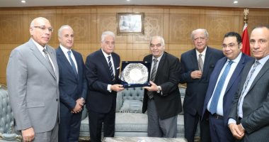 رئيس قضايا الدولة يستقبل محافظ جنوب سيناء لبحث دور الهيئة فى حماية المال العام