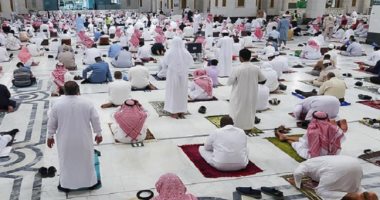صلاة التهجد فى العشر الأواخر من رمضان.. دول عربية تسمح بإقامتها بشروط.. الإمارات: لا تتجاوز 45 دقيقة.. السعودية تسمح بها منفصلة للمرة الأولى منذ جائحة كورونا.. والكويت تطبق جميع الاشتراطات الصحية المعتمدة 