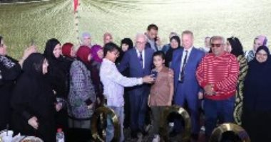 محافظ بورسعيد يشارك نزلاء دار الفتيات القاصرات ودار المسنين حفل الإفطار