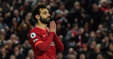 نجوم الخير.. محمد صلاح ينقذ مشردا إنجليزيا تعرض لمضايقات من الشباب