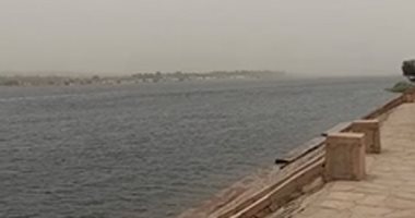 توقف الملاحة الجوية والنهرية فى أسوان بسبب سوء الطقس.. لايف