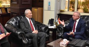 محافظ الأقصر يستقبل القنصل العام لروسيا بالغردقة لبحث التعاون المشترك