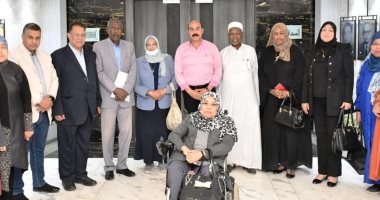 محافظ أسوان: الارتقاء بالحرف البيئية والمشغولات اليدوية للتمكين الاقتصادى للمرأة