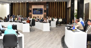 محافظ أسوان: الأسبقية للعمل التنفيذى وإزالة التعديات وتنفيذ المحاضر السابقة