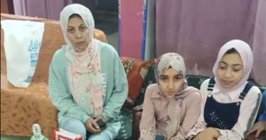 "الست وداد" تصنع فوانيس رمضان من مخلفات البيئة والخرز.. وبتعمل مشغولات فنية جذابة