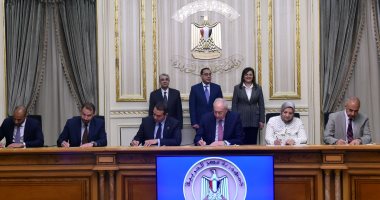 رئيس الوزراء يشهد توقيع مذكرة لإنتاج 390 ألف طن أمونيا خضراء سنوياً بالسخنة 