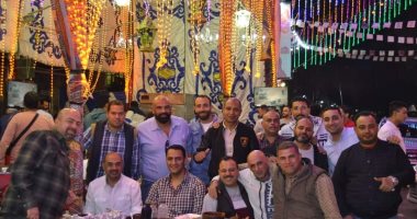 لمة رمضان.. "شريف" وأصدقائه يحرصون على الإفطار سويا كل سنة