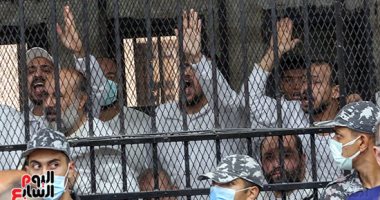 شاهد لحظة النطق بالحكم على حسن راتب وعلاء حسانين بقضية الآثار الكبرى.. صور