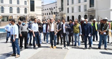 وزير الإسكان يتفقد المدينة التراثية وأعمال الميادين بمدينة العلمين الجديدة