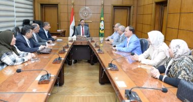 محافظ الدقهلية يبحث تنفيذ مشروع المحور المرورى الجديد على النيل