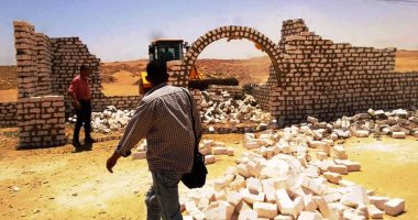 محافظ أسوان يوجه رؤساء المراكز والمدن لإزالة أى تعديات حظائر "المستريحين".. صور